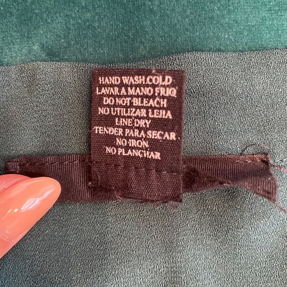 Wrap around long green skirt, adjustable waist. - Picture 5 of 5